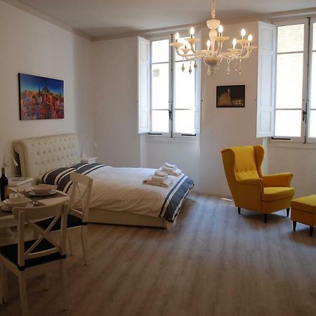 Berardi Palace - Vigna Nuova Apartment Firenze Bagian luar foto